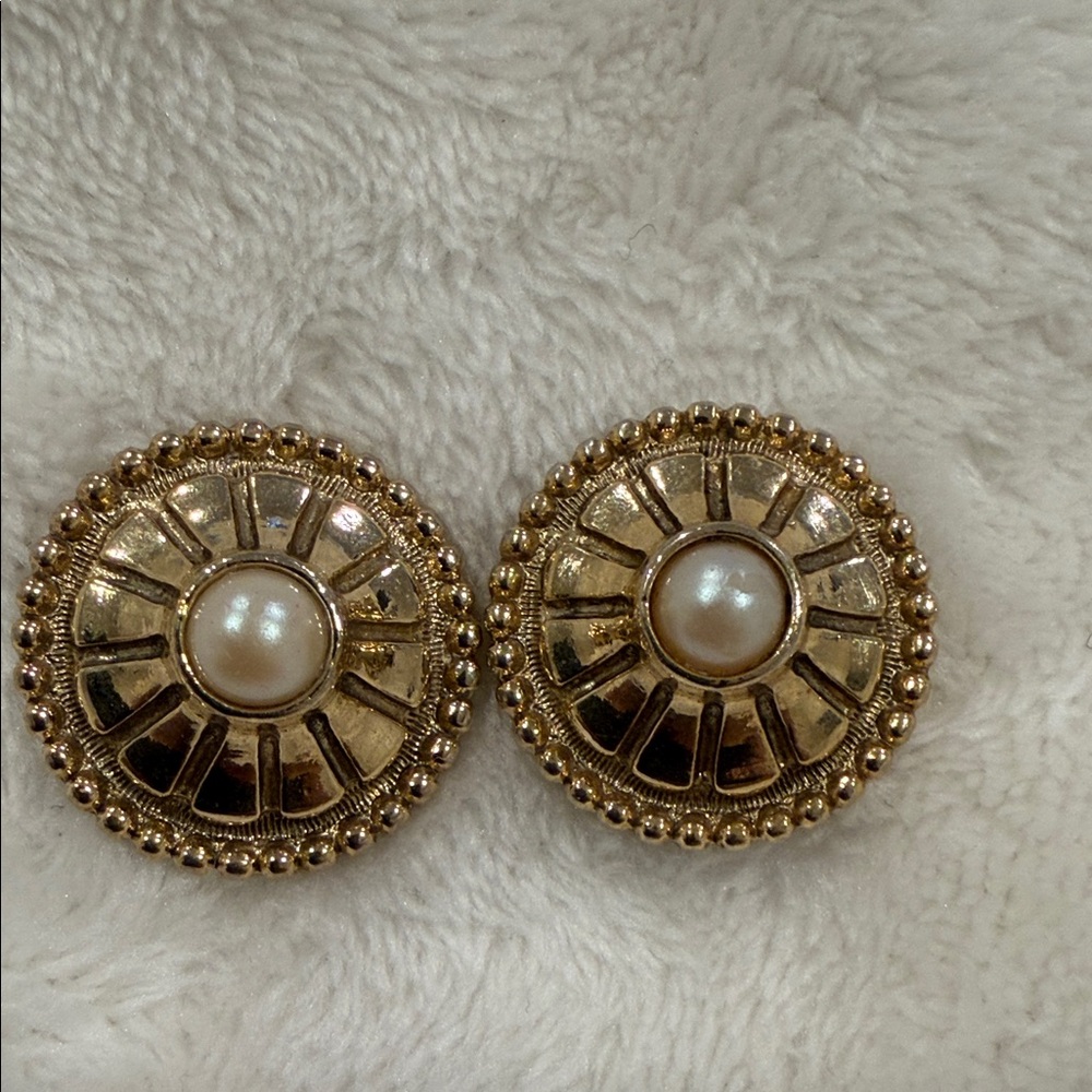Vintage Gold Tone and Faux Pearl Stud Earrings